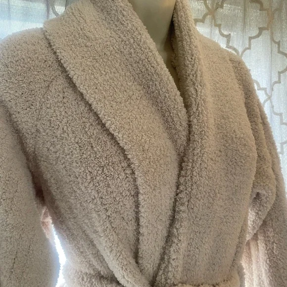 Pottery Barn Cream Plush cozy ribbed Robe - Picture 2 of 14